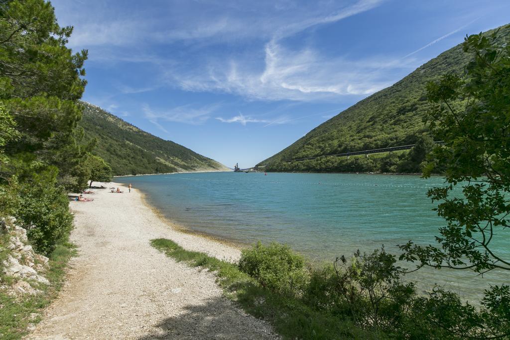 Haus In Istrien Direkt Am Meer Plomin Esterno foto